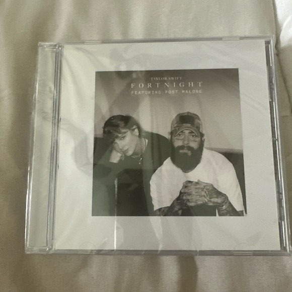 Taylor Swift featuring Post Malone Fortnite single CD sealed - Picture 7 of 7
